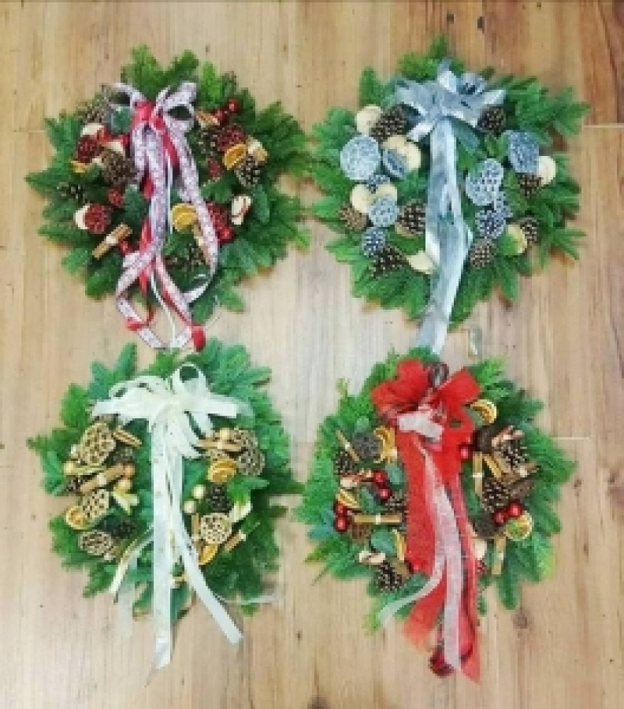 Christmas Door Garland | John Paul Florist