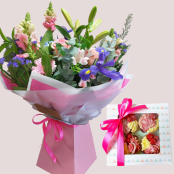 Pale Mother Day Bouquet and Cupcakes